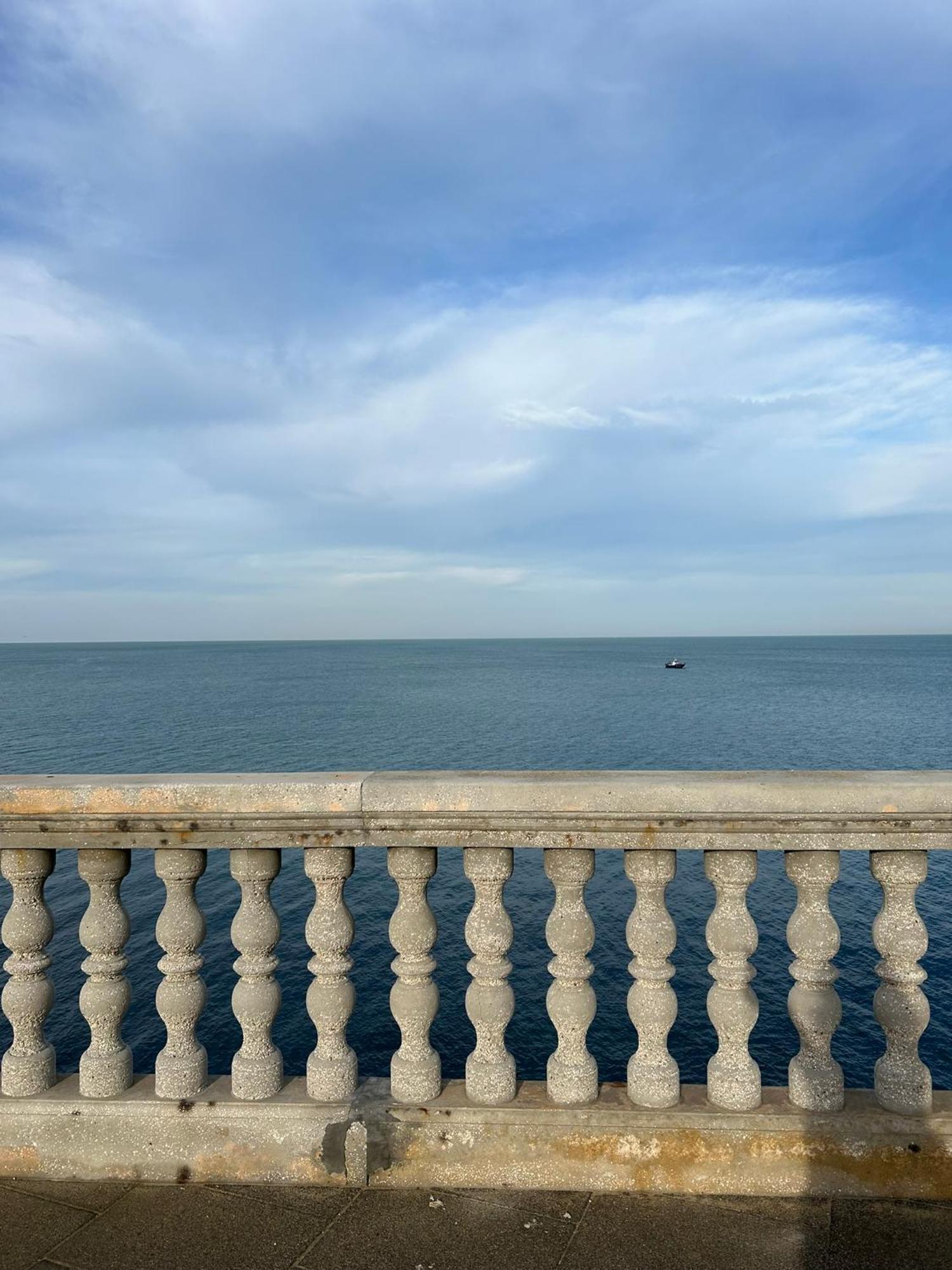 Apartamento Premium En Plaza Mina Minimalismo Y Confort A Pasos Del Mar Cádiz Exterior foto